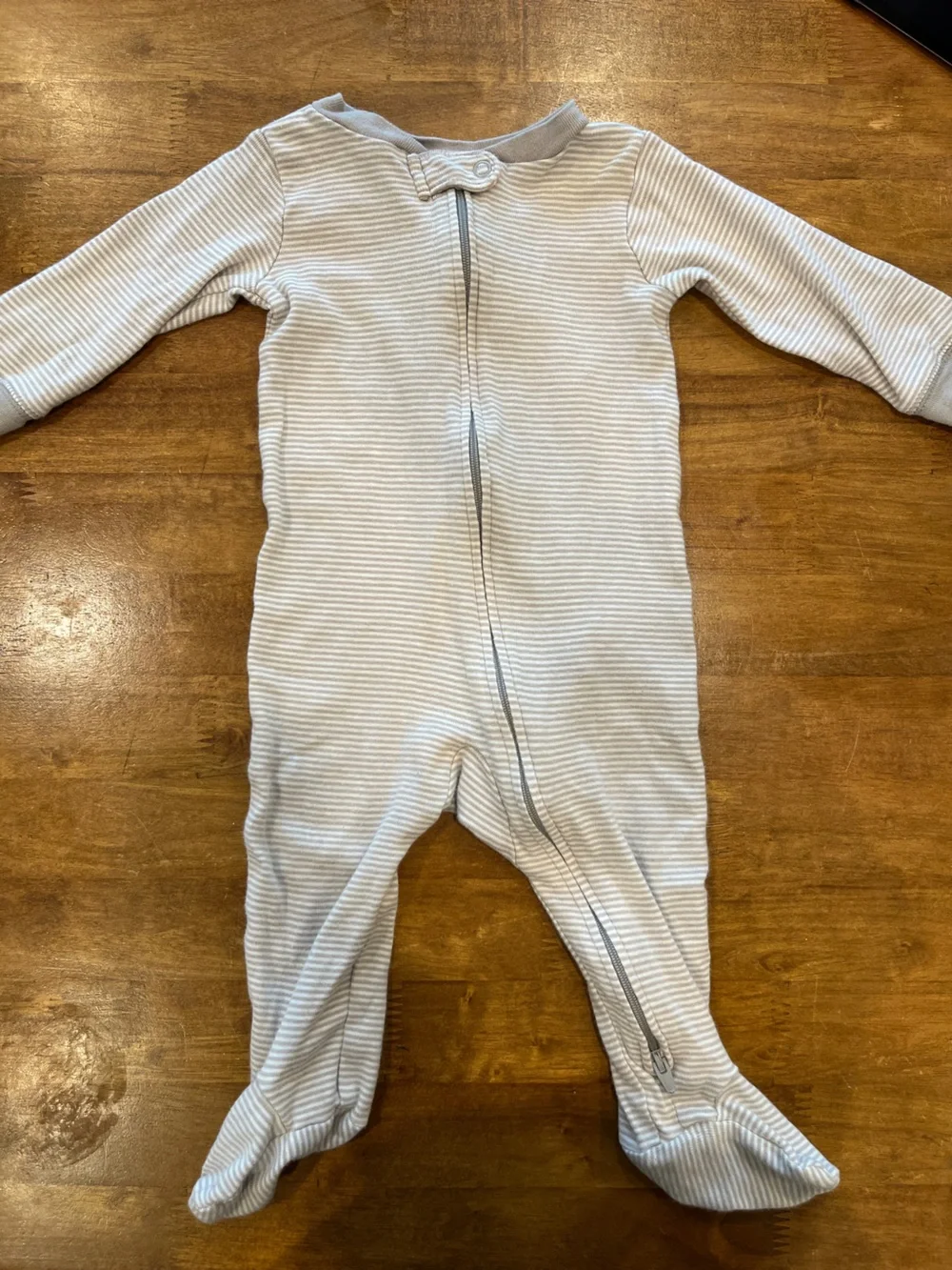 3 Carter’s Footie Pajamas 6-9 Months